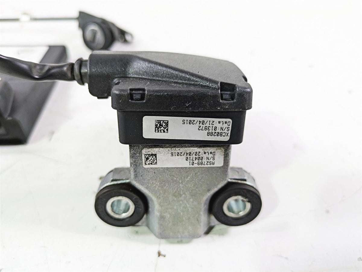 2015 Ducati Panigale 1299 S Cdi Ecu Ecm & Ignition Switch Key Lock Set 28642521B {{ shop.shopifyCountryName }} - Mototech271