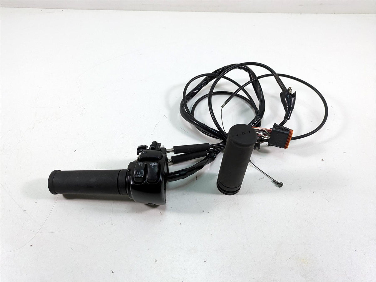 2006 Harley Touring FLHTCUI Electra Glide Right Hand Control Switch 71684-06A {{ shop.shopifyCountryName }} - Mototech271