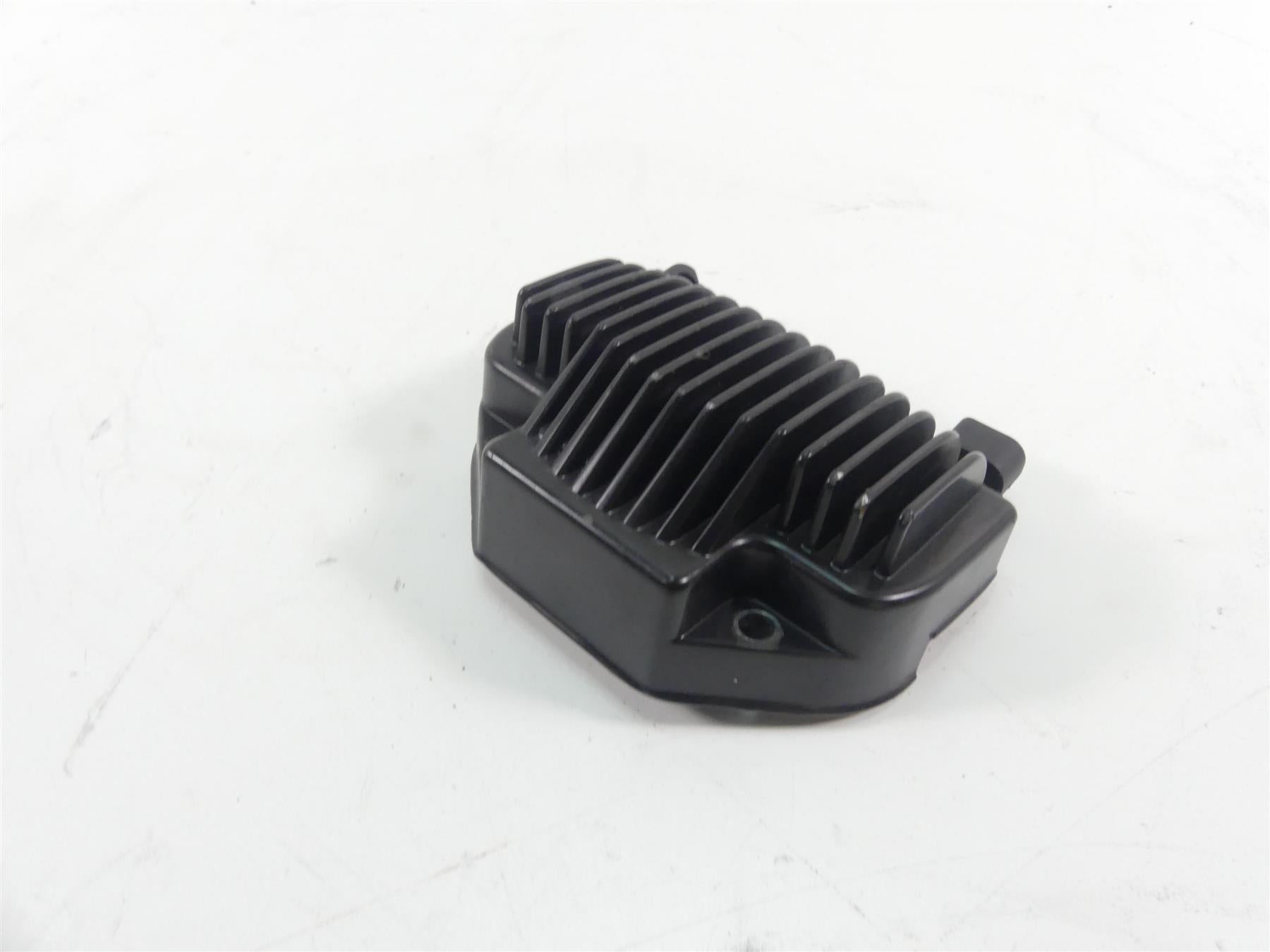 2014 Harley FXDF Dyna Fat Bob Rectifier Voltage Regulator 74631-08A {{ shop.shopifyCountryName }} - Mototech271