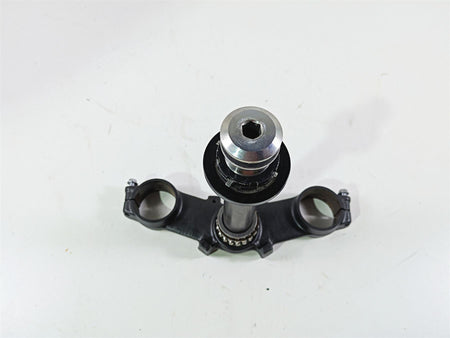 2020 Kawasaki Z900 ZR900 Lower Triple Tree Steering Clamp 44037-0167-18R {{ shop.shopifyCountryName }} - Mototech271