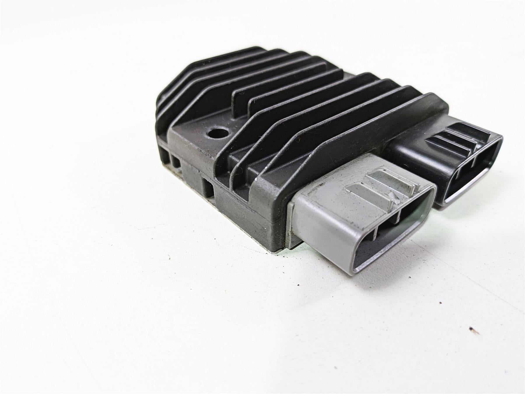 2006 Triumph Rocket 3 Rectifier Voltage Regulator FH009AA T1300470 {{ shop.shopifyCountryName }} - Mototech271