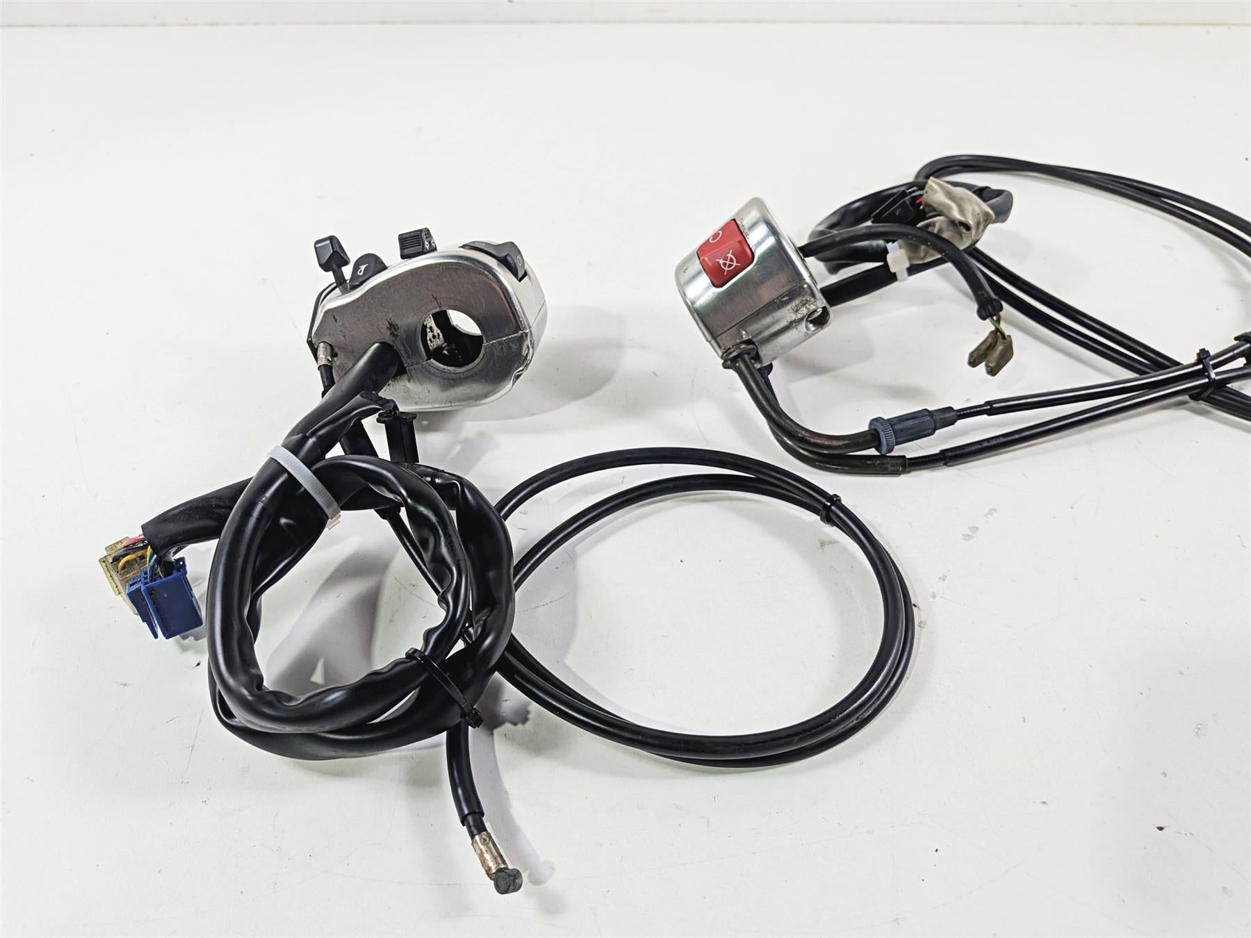 2007 Yamaha XVS1100 V-Star Custom Left Right Hand Control Switches 5VN-83975-20 {{ shop.shopifyCountryName }} - Mototech271