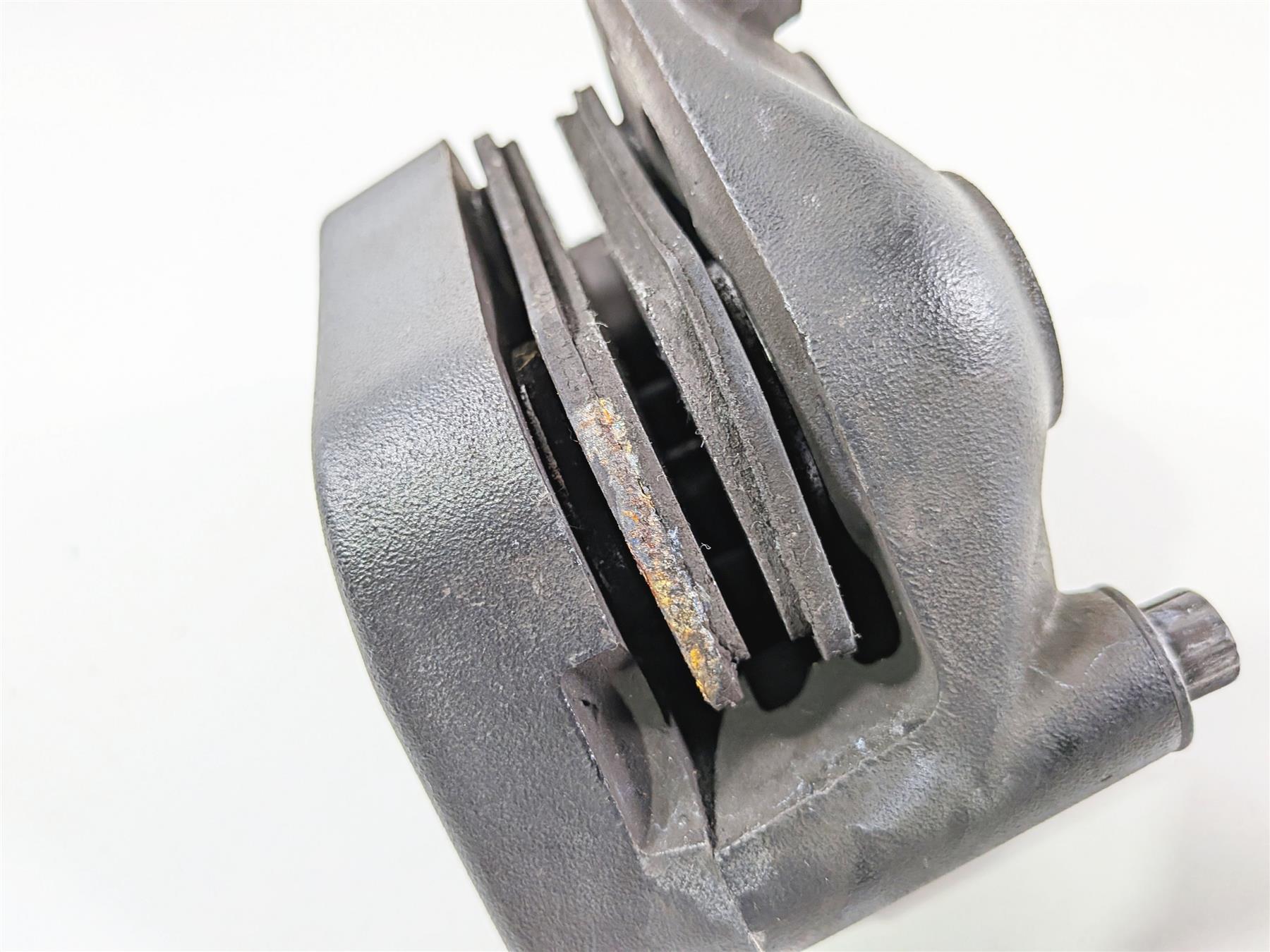 2006 Harley Davidson Dyna FXDBI Street Bob Front Brake Caliper 44046-00D {{ shop.shopifyCountryName }} - Mototech271