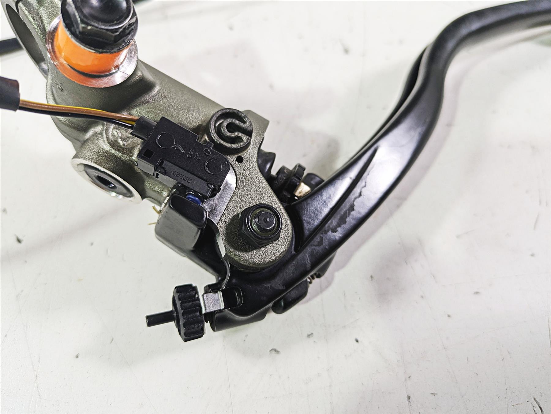 2023 Triumph Street Triple 765 RS Front Radial Brake Master Cylinder T2024898 {{ shop.shopifyCountryName }} - Mototech271