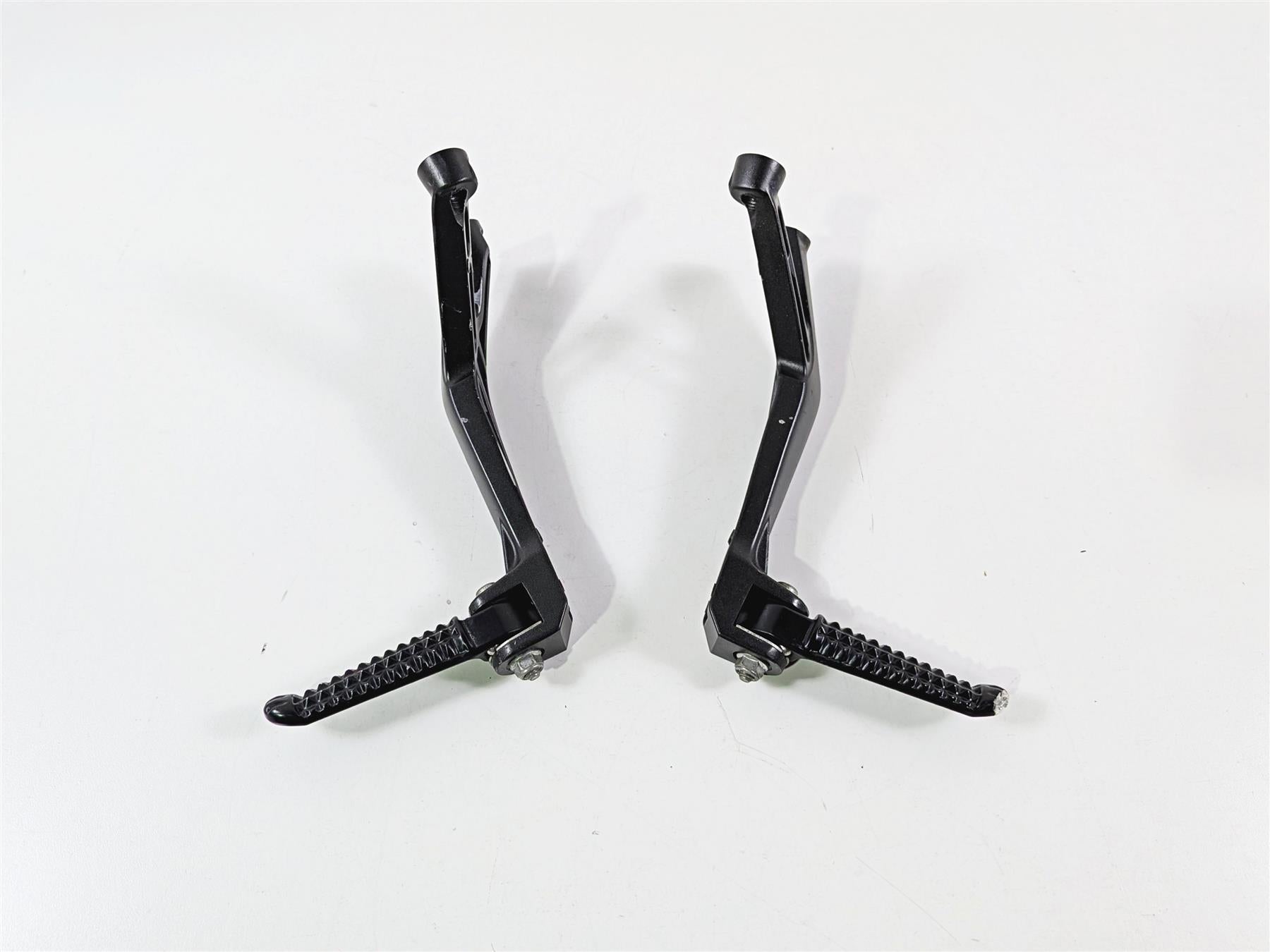 2016 Yamaha YZF R1 RN32 Rear Passenger Foot Peg Set 2CR-2741L-00-00 2CR-2742L-00 {{ shop.shopifyCountryName }} - Mototech271