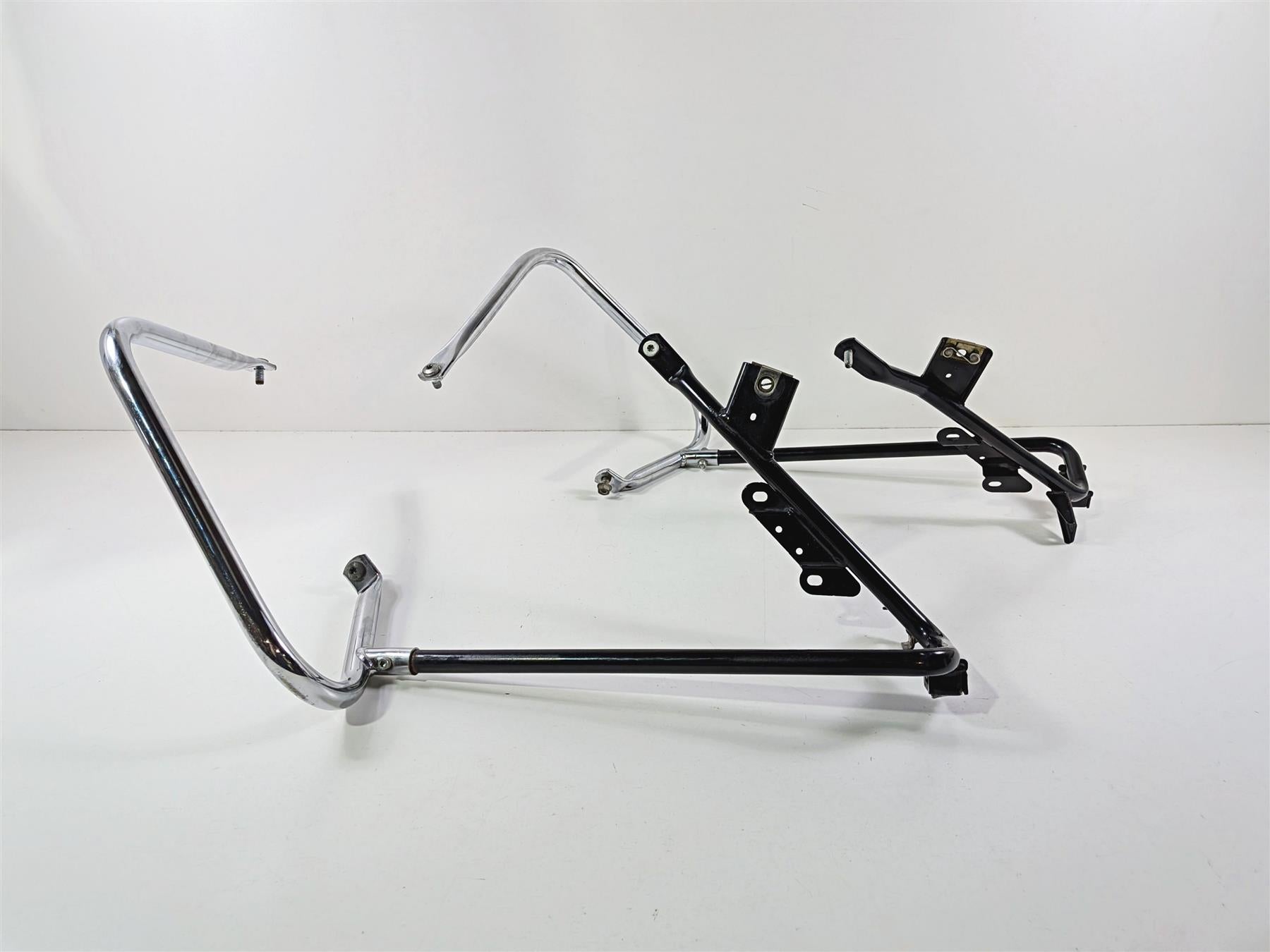 2011 Harley Touring FLHTCU CVO Electra Glide Saddlebag Guard Rail Set 49176-09-Mototech271