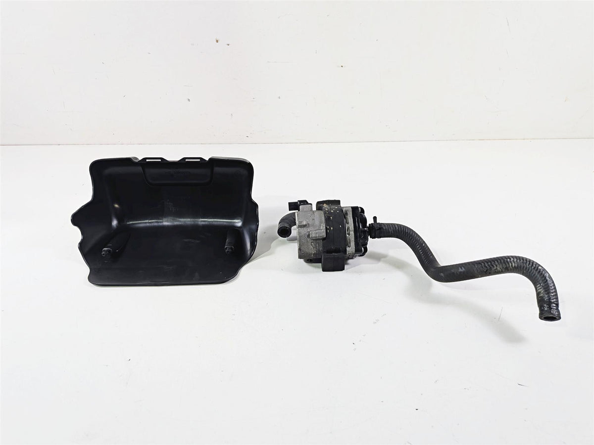 2020 Harley Touring FLTRK Road Glide Water Pump + Holder & Cover 26600048B {{ shop.shopifyCountryName }} - Mototech271
