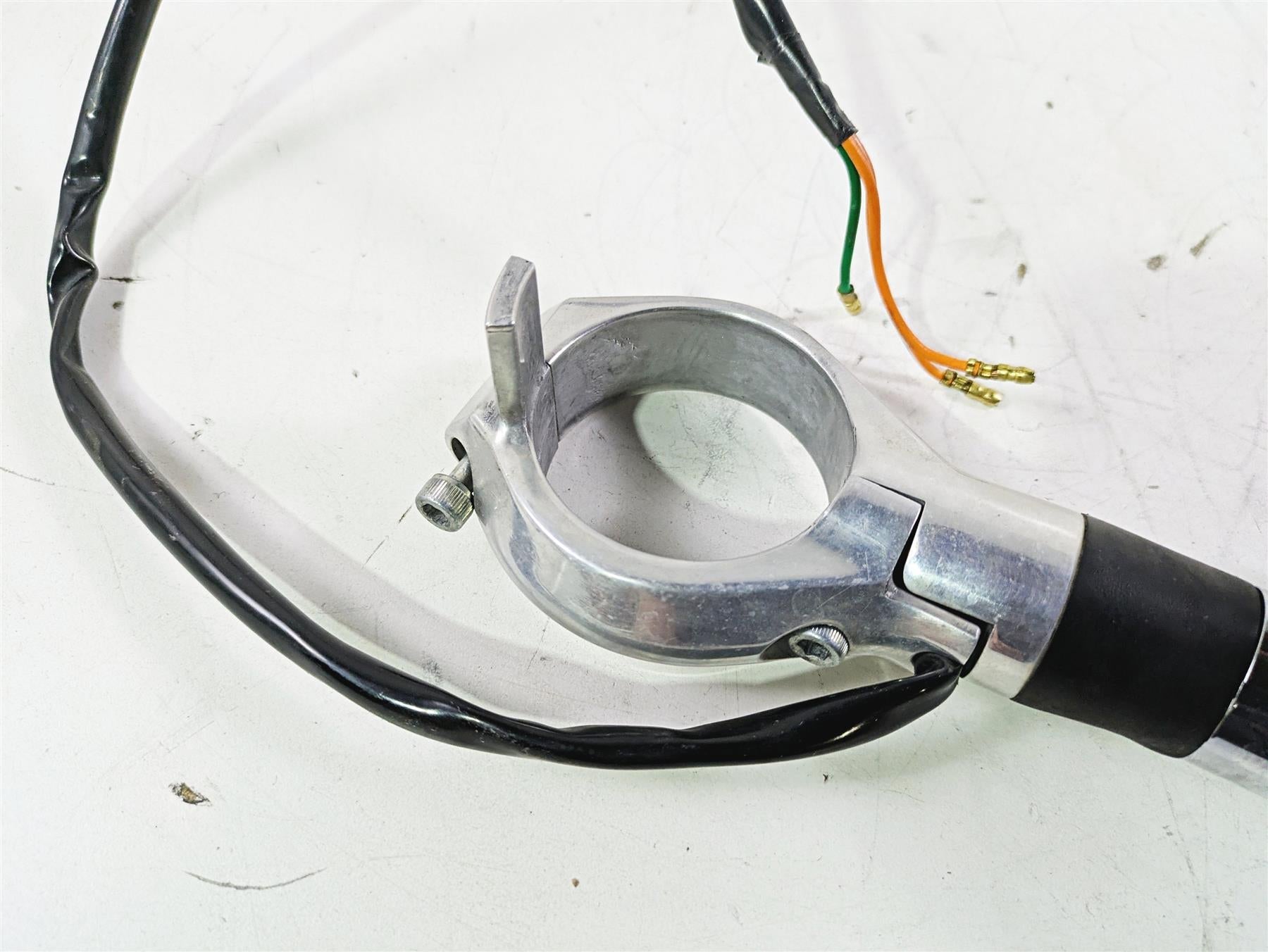 2002 Honda V-Twin VTX1800 C Front Left Blinker & Clamp 33450-MBH-673 {{ shop.shopifyCountryName }} - Mototech271