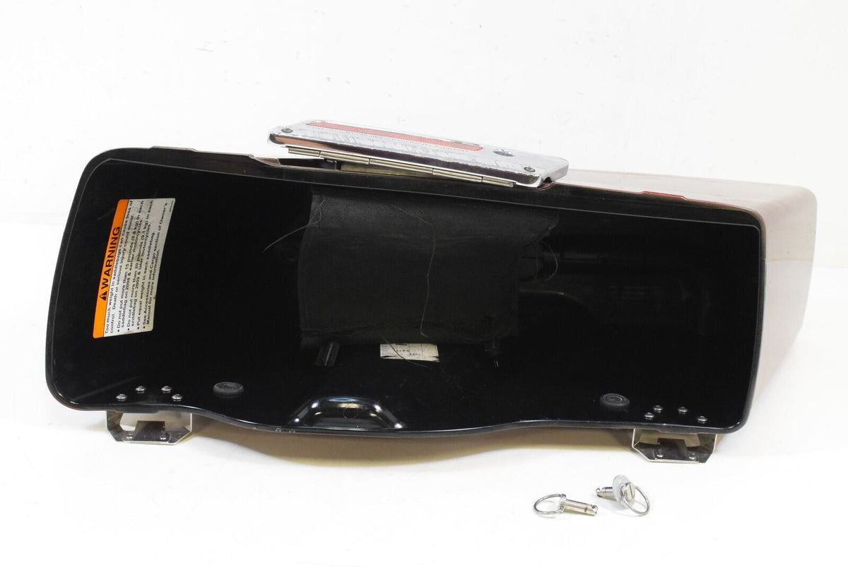 2009 Harley Touring FLTR Road Glide Right Saddlebag Saddle Bag 90752-93 {{ shop.shopifyCountryName }} - Mototech271