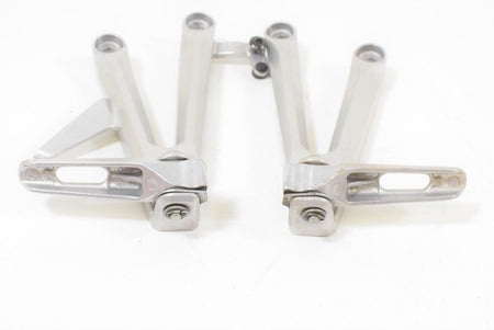 2004 Honda CBR1000RR CBR1000 RR Rear Passenger Footpeg Foot Peg Rest 50760-MEL-0 {{ shop.shopifyCountryName }} - Mototech271