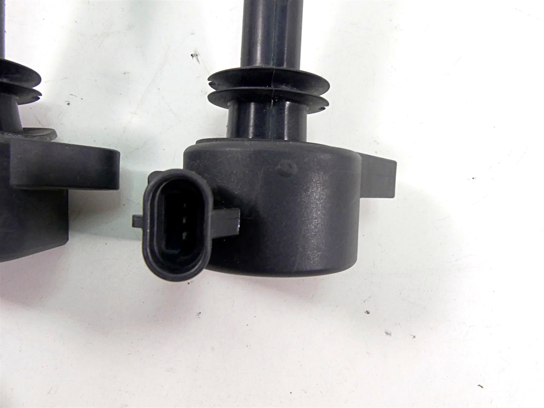 2015 Harley VRSCF Muscle V-Rod Ignition Coils Stick Coil Set 32477-01A {{ shop.shopifyCountryName }} - Mototech271