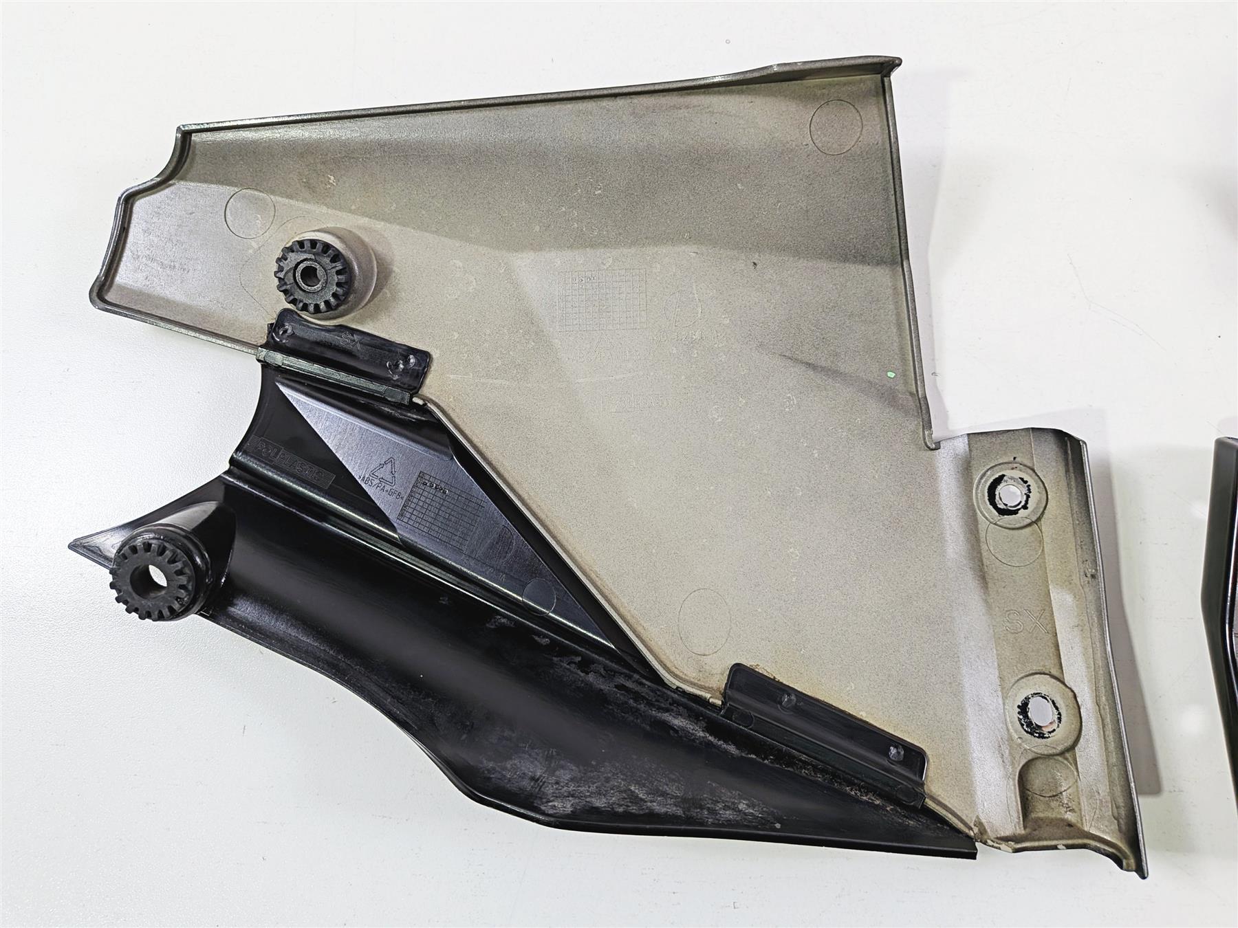 2011 Ducati Streetfighter 1098 S Radiator Cover Fairing Set 48022801A 48022811A {{ shop.shopifyCountryName }} - Mototech271