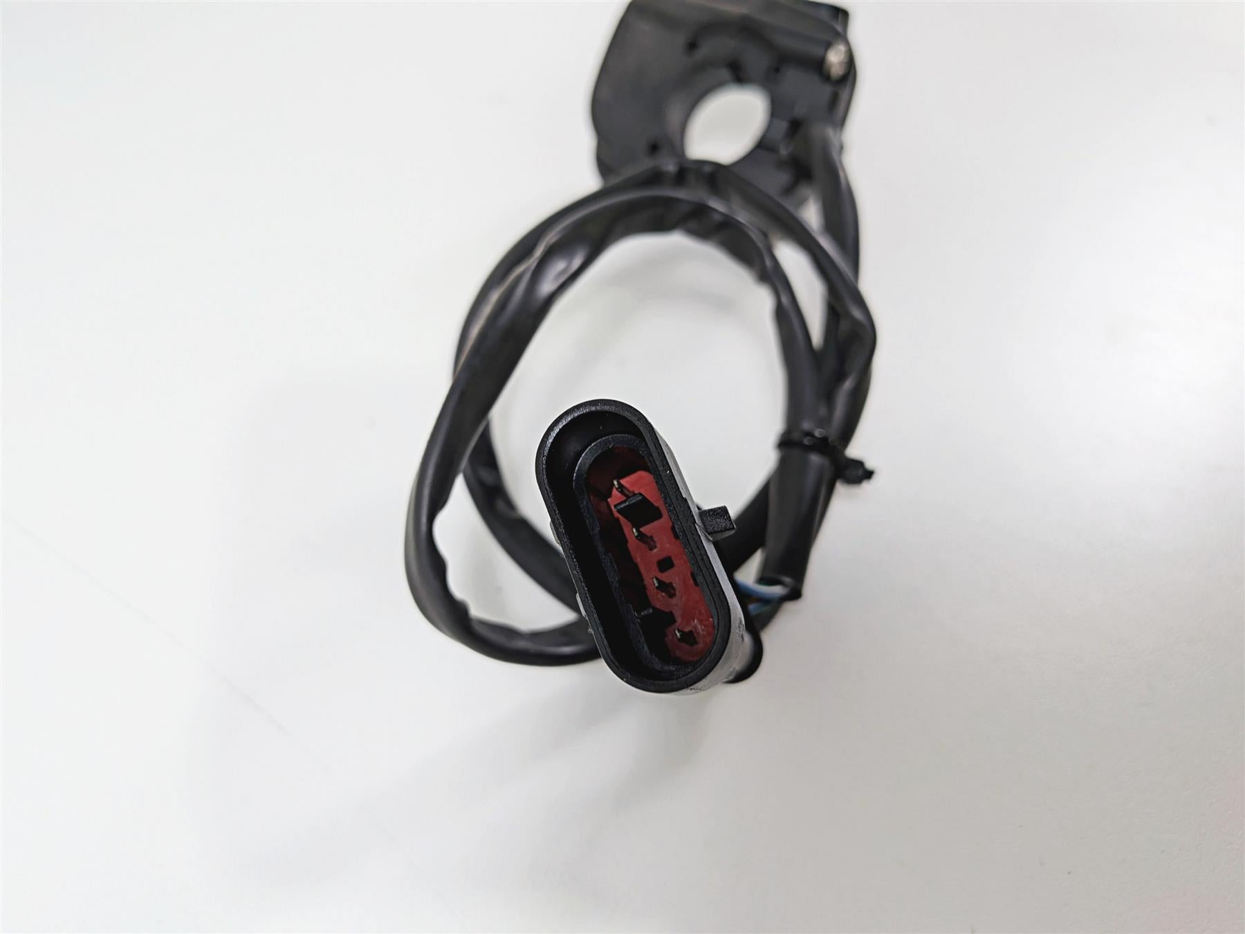 2008 Aprilia RSVR 1000 Factory Right Hand Control Switch Start Stop AP8118637 {{ shop.shopifyCountryName }} - Mototech271