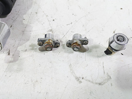 2003 Harley Touring FLHTCUI 100TH E-Glide Ignition Switch Key Lock Set 71640-99 {{ shop.shopifyCountryName }} - Mototech271