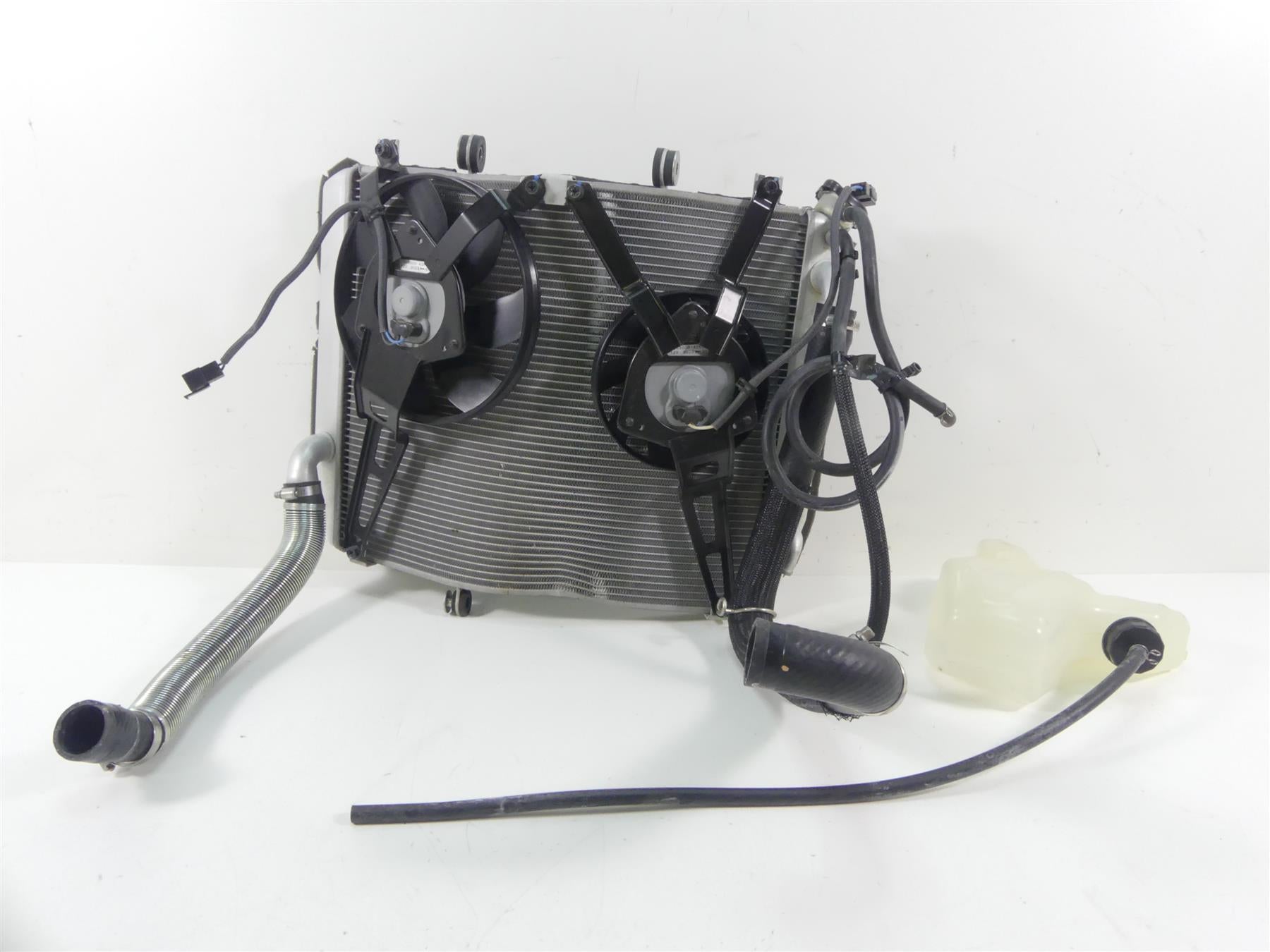 2019 Kawasaki ZX1400 ZX-14R Ninja Radiator Fan Reservoir Set - Read 39061-0107 {{ shop.shopifyCountryName }} - Mototech271