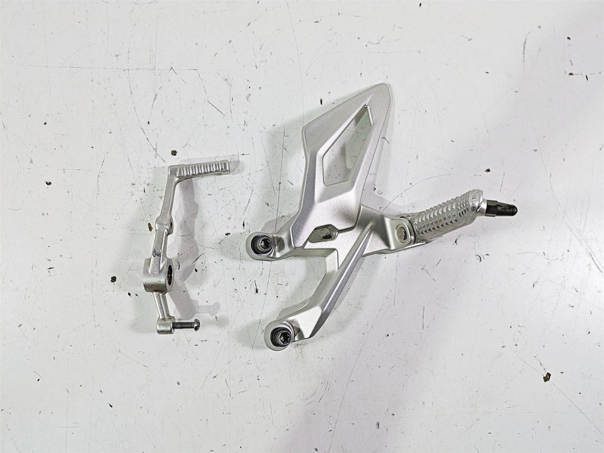 2017 BMW S1000R K47 Left Rider Footpeg & Shifter Shift Lever 46718562397 8562402 {{ shop.shopifyCountryName }} - Mototech271