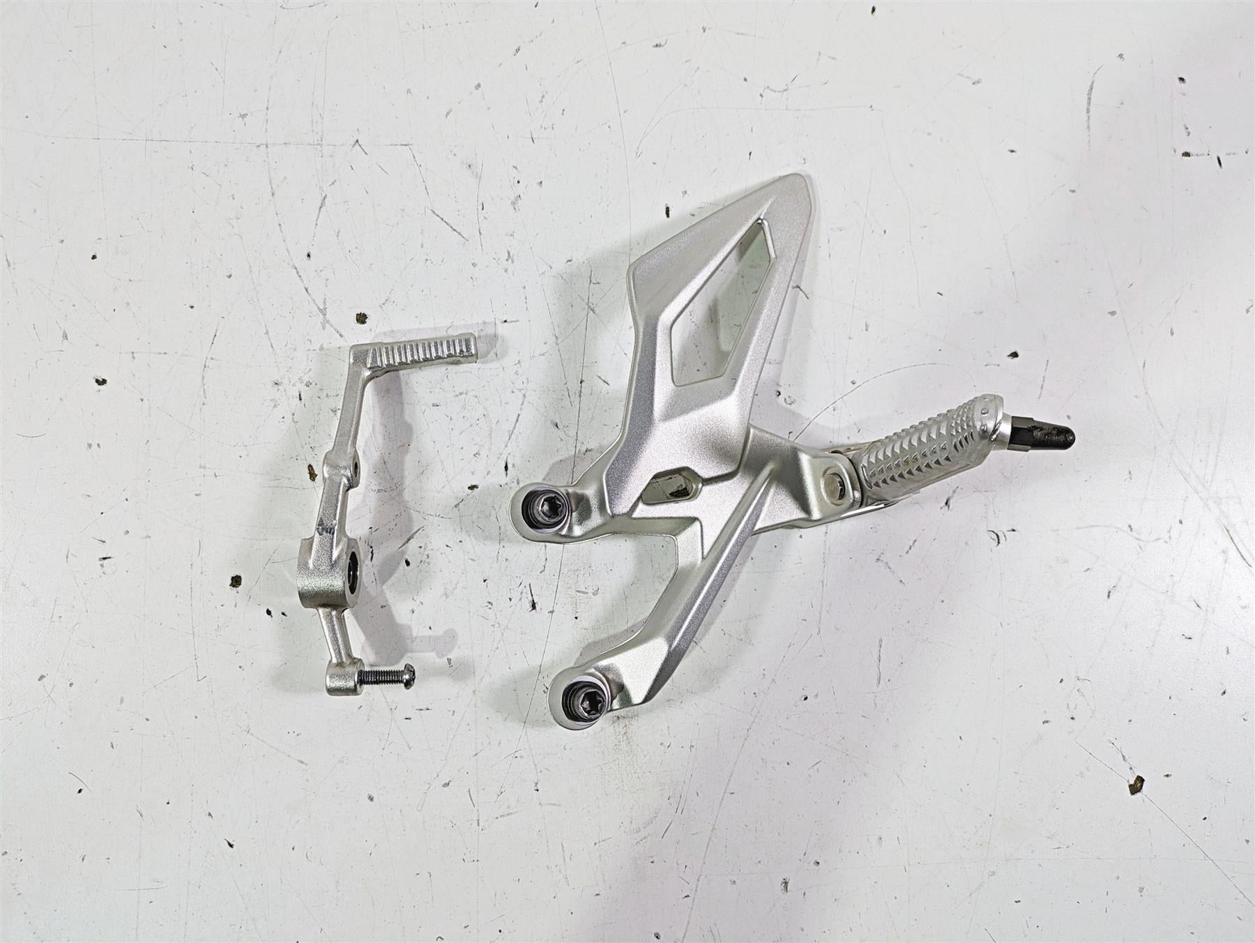 2017 BMW S1000R K47 Left Rider Footpeg & Shifter Shift Lever 46718562397 8562402 {{ shop.shopifyCountryName }} - Mototech271