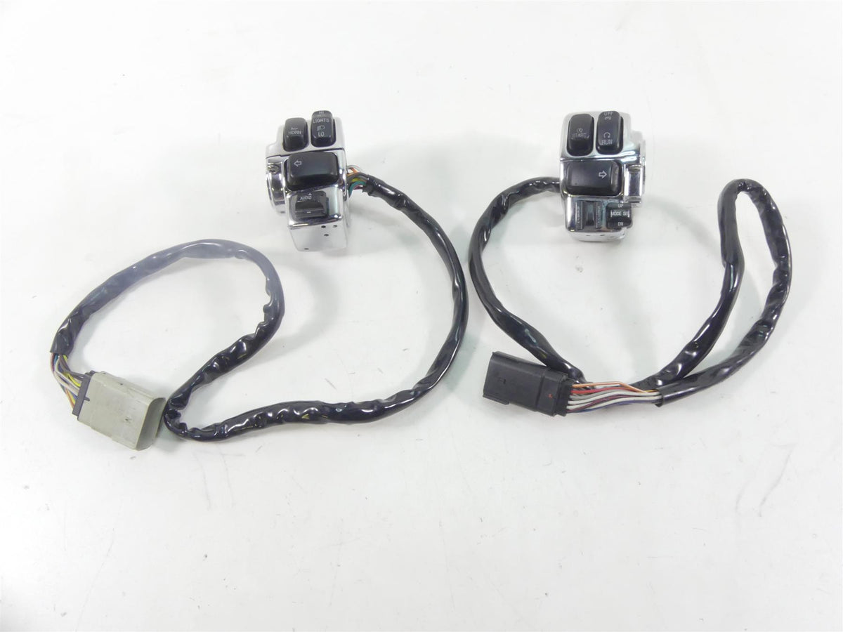 2010 Harley Touring FLHX Street Glide Left Right Chrome Control Switch 71682-06 {{ shop.shopifyCountryName }} - Mototech271