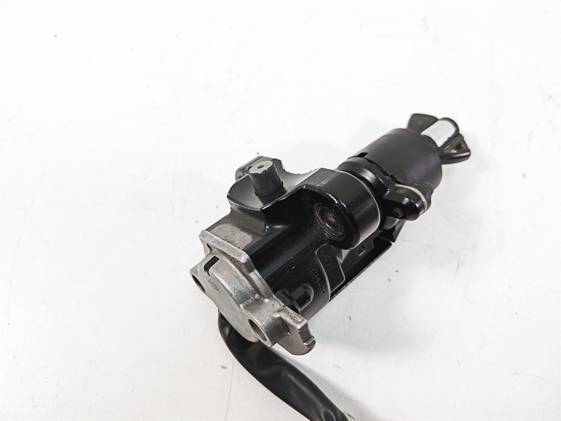 2009 Suzuki GSXR750 K9 Ignition Switch Key Lock Set 37101-40820 37101-40822 {{ shop.shopifyCountryName }} - Mototech271