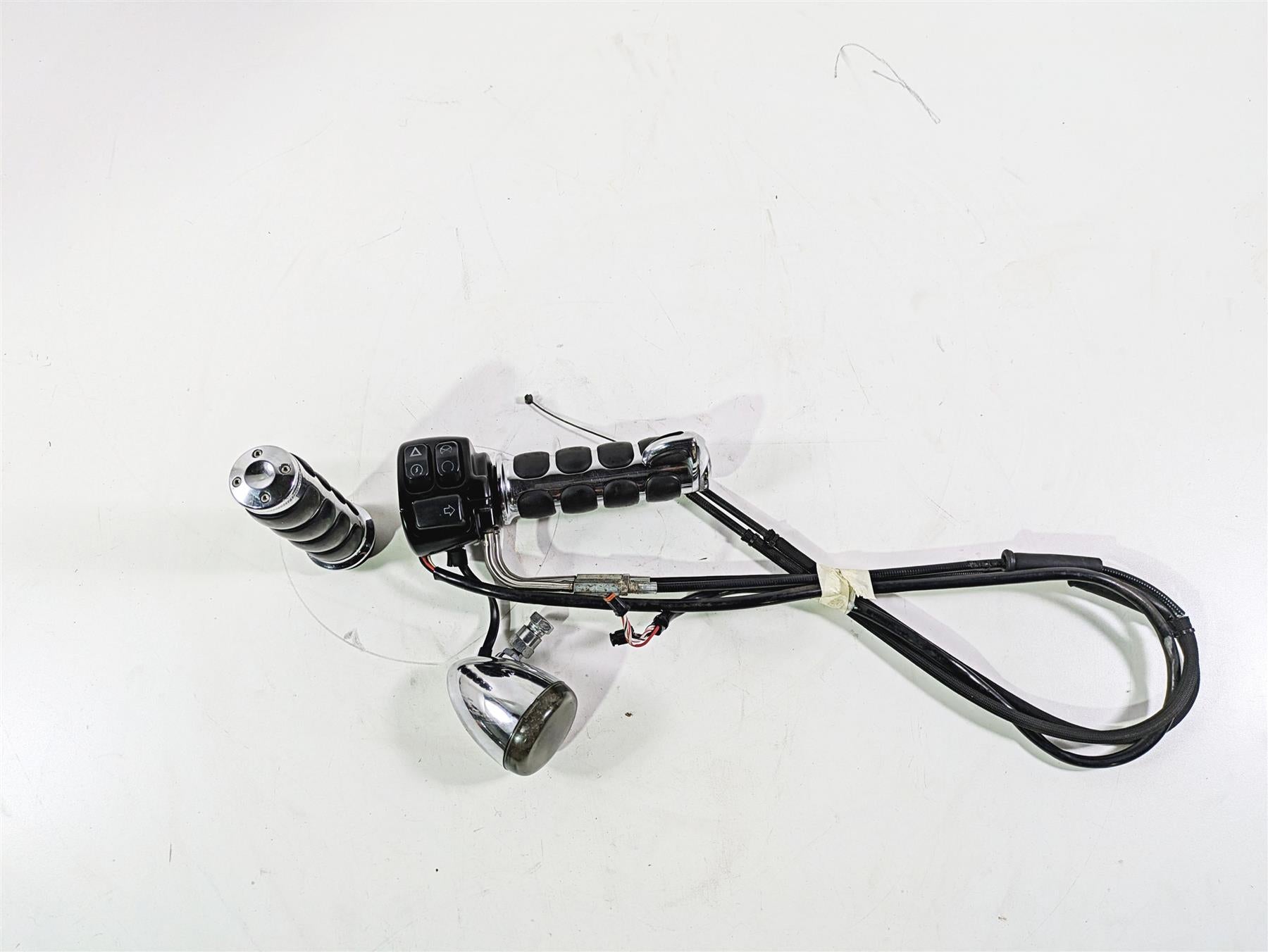 2016 Harley FXDL Dyna Low Rider Right Hand Control Switch + Led Blinker 71500361 {{ shop.shopifyCountryName }} - Mototech271