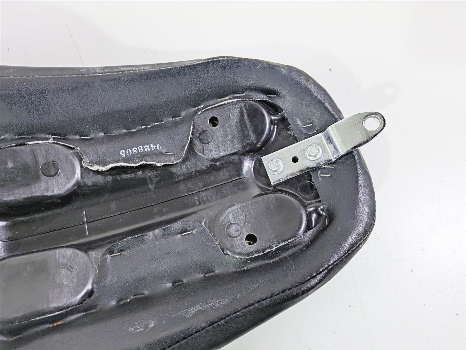 2011 Harley FXDC Dyna Super Glide Seat Saddle 51819-07 {{ shop.shopifyCountryName }} - Mototech271