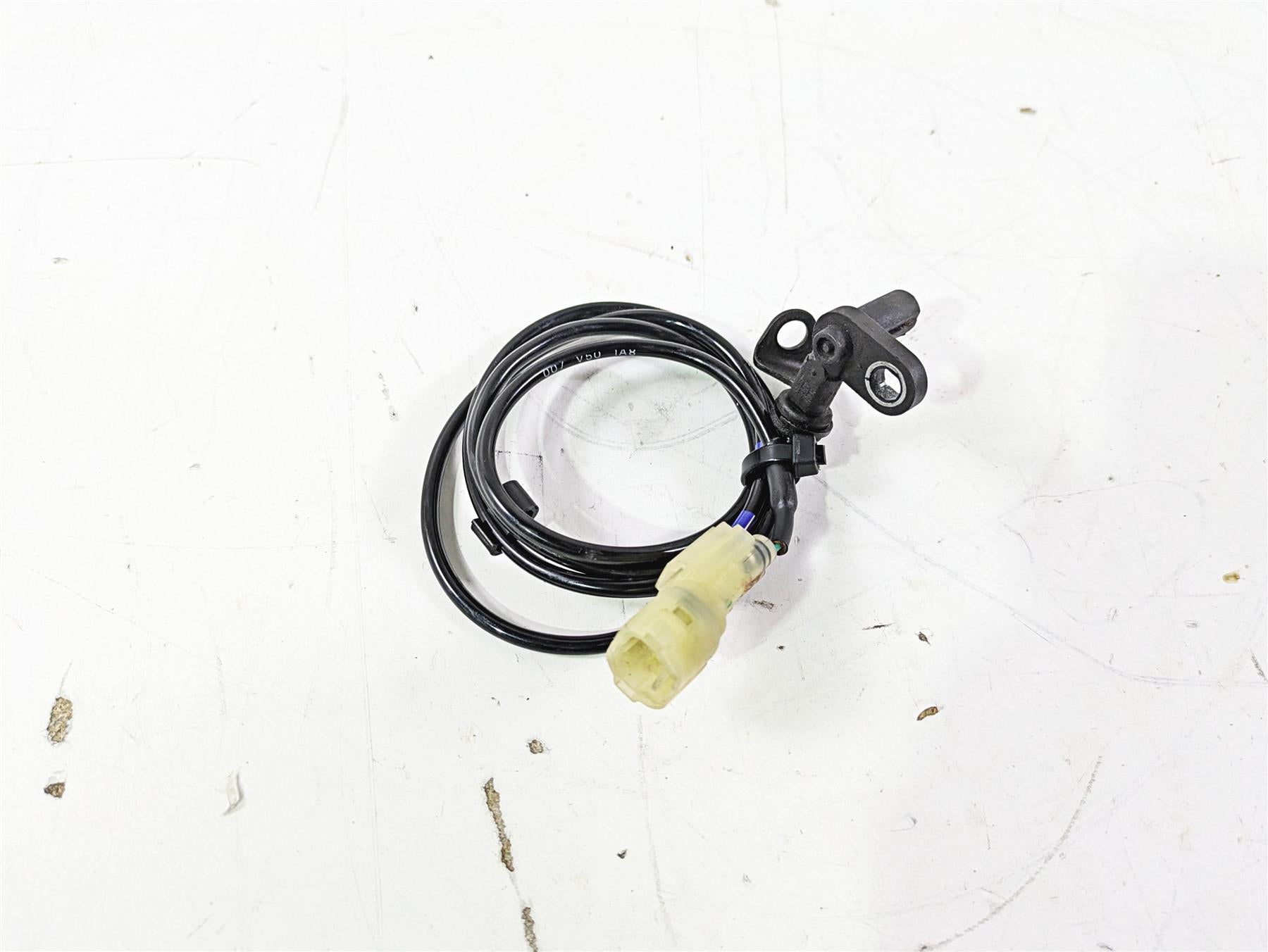 2019 Triumph Speed Triple RS 1050 Rear Abs Brake Wheel Speed Sensor T2021672 {{ shop.shopifyCountryName }} - Mototech271