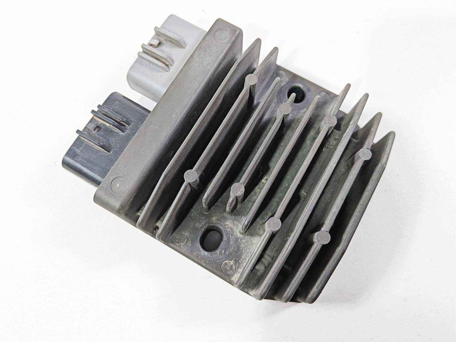 2012 Yamaha XT1200 Super Tenere Rectifier Voltage Regulator 1D7-81960-00 FH020AA {{ shop.shopifyCountryName }} - Mototech271