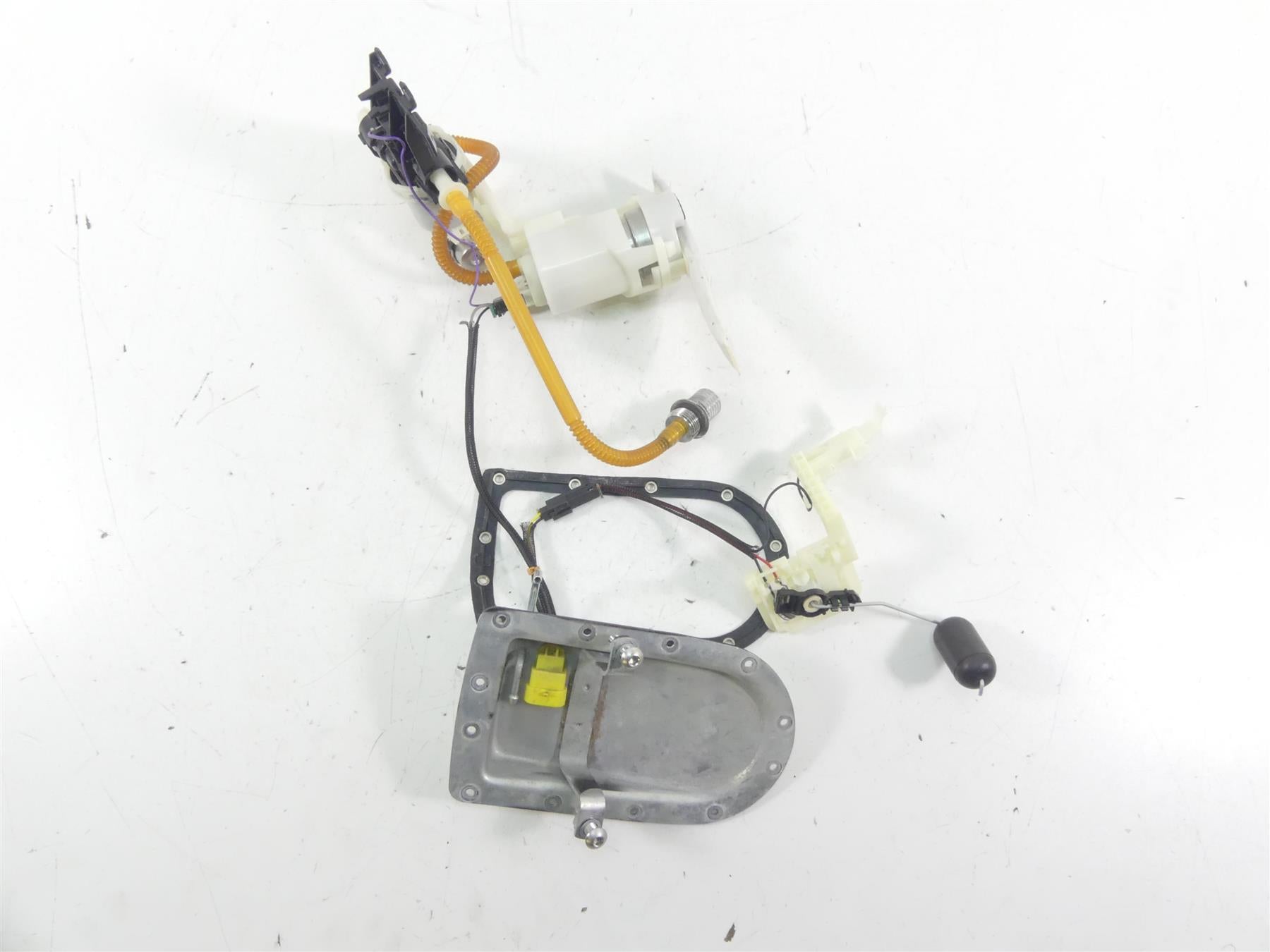 2015 Harley FXDF Dyna Fat Bob Fuel Gas Petrol Pump + Level Sender 75218-04D {{ shop.shopifyCountryName }} - Mototech271