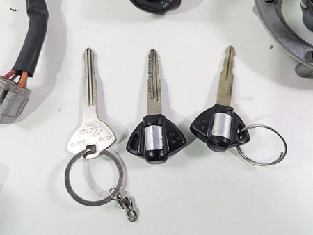 2006 Suzuki GSXR1000 K6 Ignition Switch Key Lock Set READ 37101-40820 {{ shop.shopifyCountryName }} - Mototech271