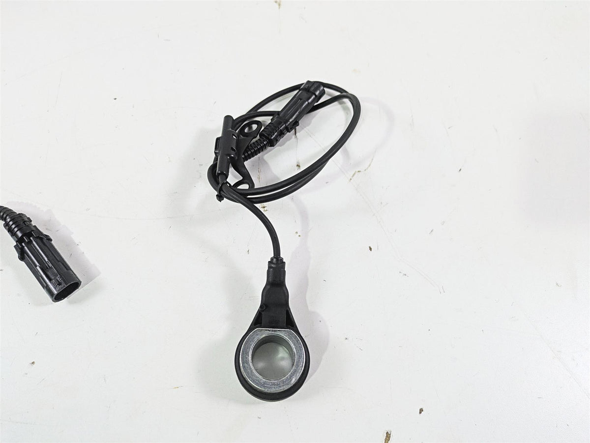 2014 Harley FLS Softail Slim Abs Wheel Speed Sensor Set 40982-11 40985-11 {{ shop.shopifyCountryName }} - Mototech271