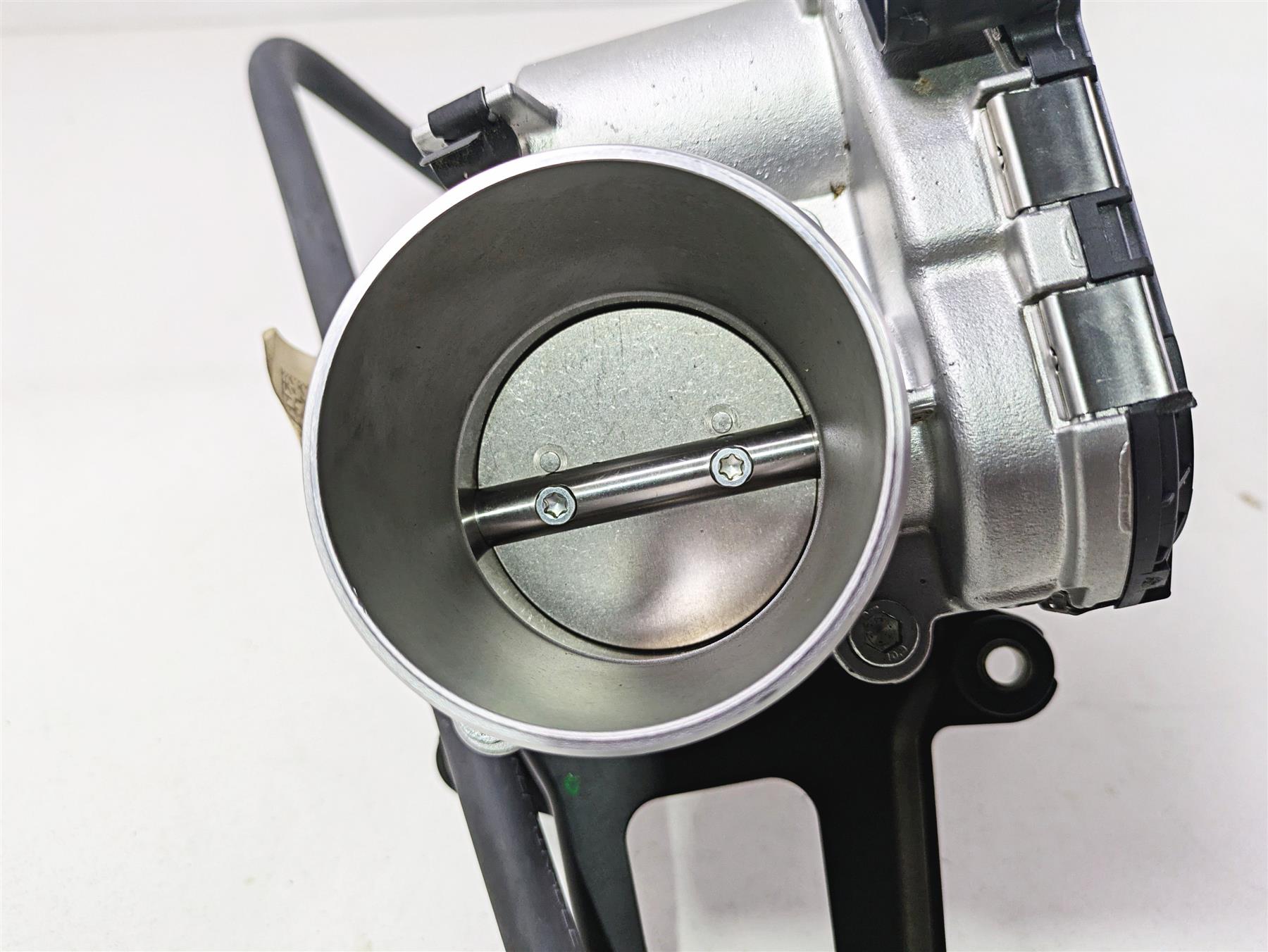 2019 Indian Chieftain Limited Throttle Body & Intake Manifold 1204685 {{ shop.shopifyCountryName }} - Mototech271