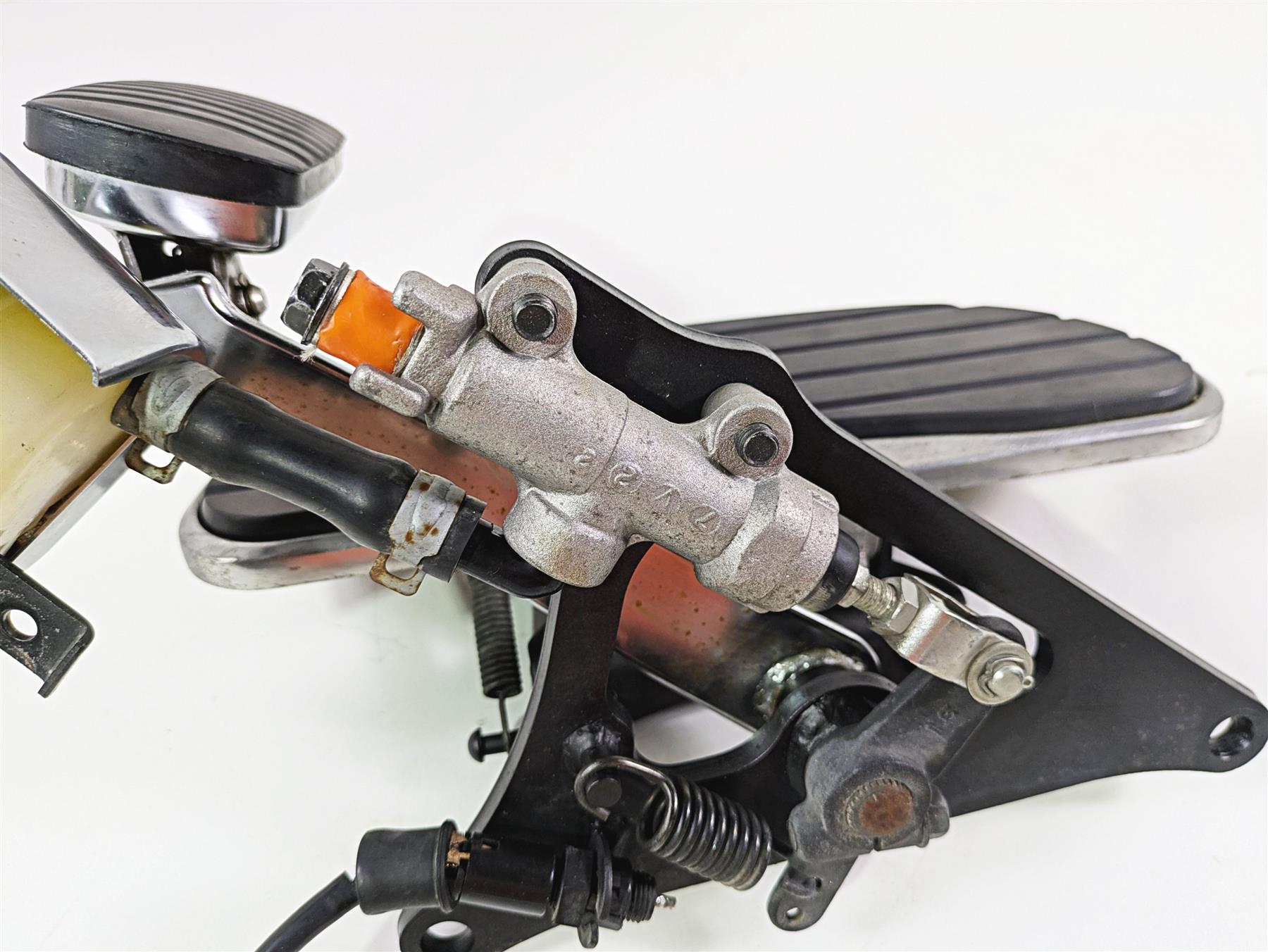 2008 Kawasaki VN1600 Vulcan Nomad Right Front Floorboard Set 34003-0062 {{ shop.shopifyCountryName }} - Mototech271