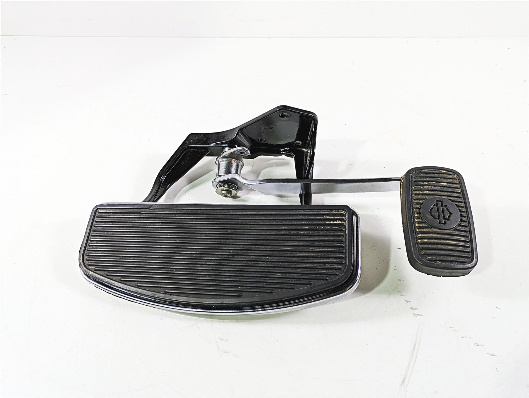2008 Harley FLSTC Softail Heritage Right Front Floor Board + Brake Set 50600026 {{ shop.shopifyCountryName }} - Mototech271