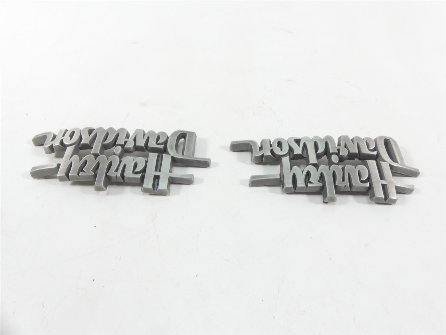 2017 Harley Dyna FXDB Street Bob Fuel Gas Tank Emblem Badge Set 61400098 {{ shop.shopifyCountryName }} - Mototech271