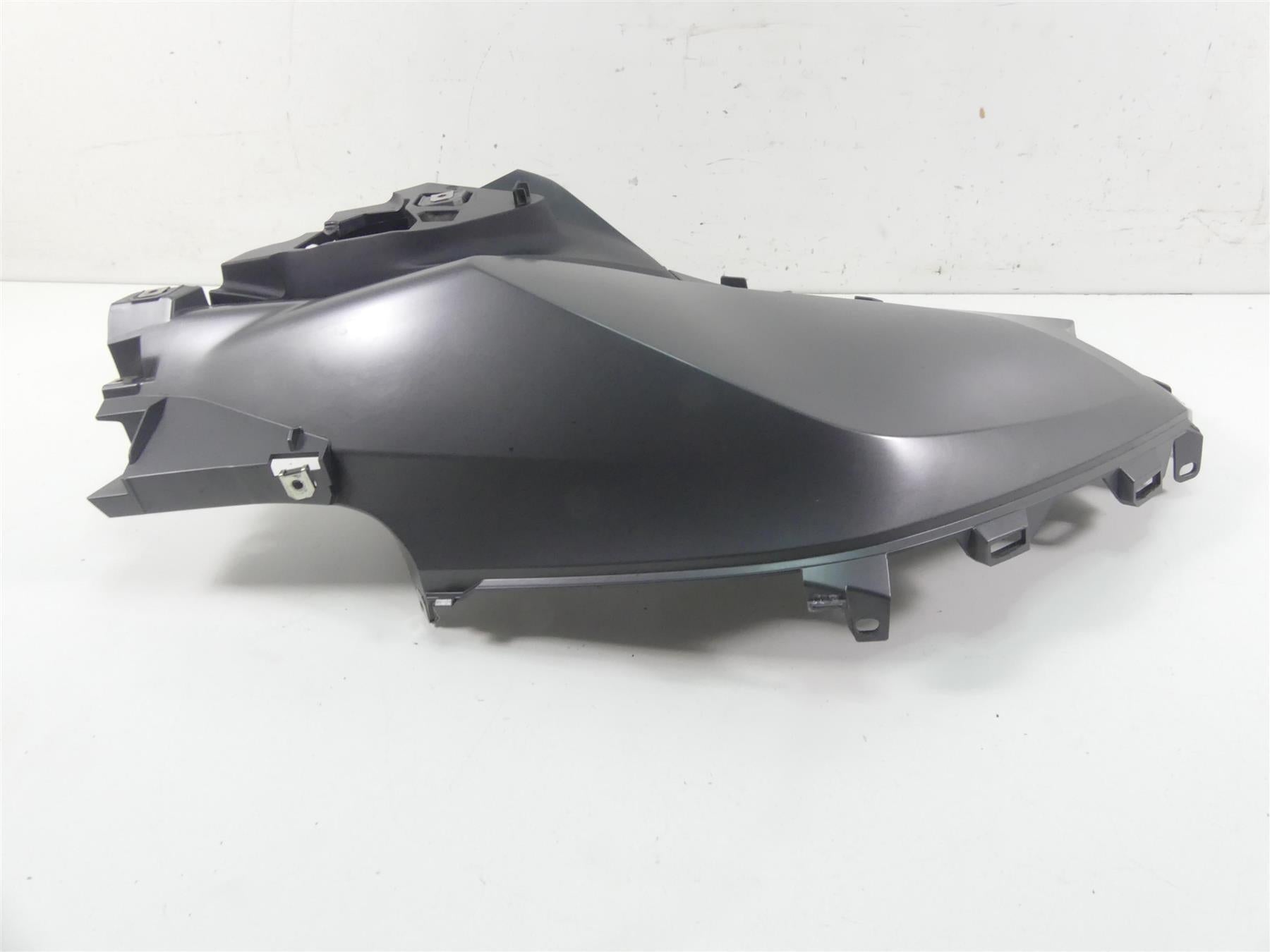 2019 BMW R1250GS K50 Right Main Tank Fairing Cover 46638563502 46638563504 {{ shop.shopifyCountryName }} - Mototech271