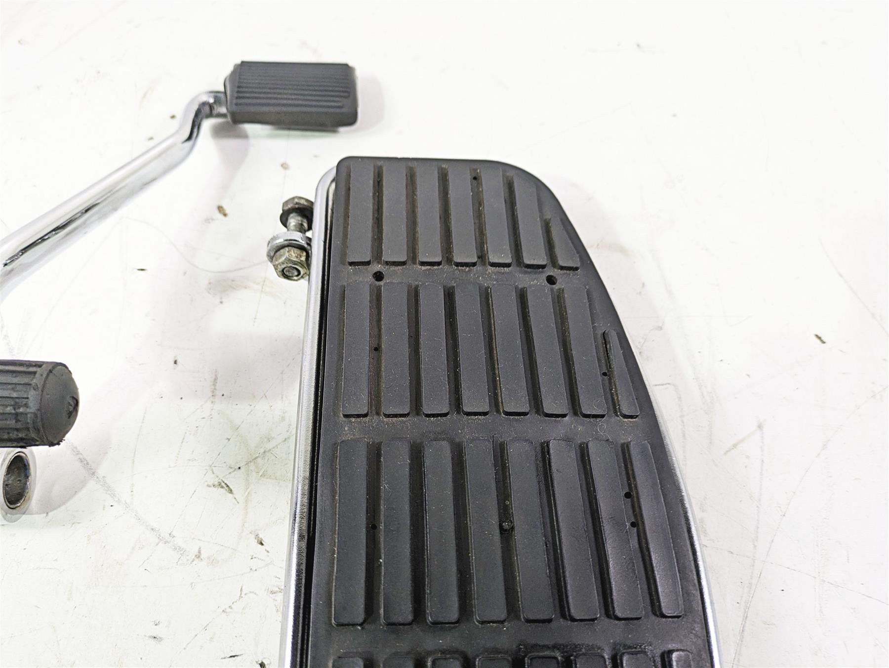 1998 Moto Guzzi California 1100 EV Right Floor Board & Brake Pedal GU03420330 {{ shop.shopifyCountryName }} - Mototech271