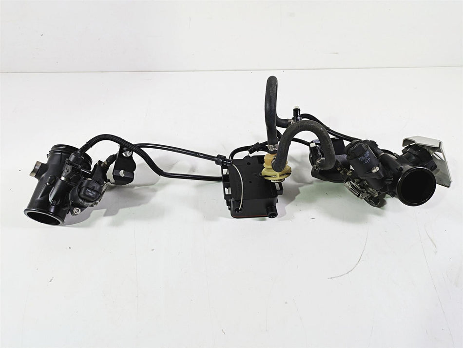 2012 BMW R1200R K27 Throttle Body Bodies Set 13547705239 13547705240 {{ shop.shopifyCountryName }} - Mototech271