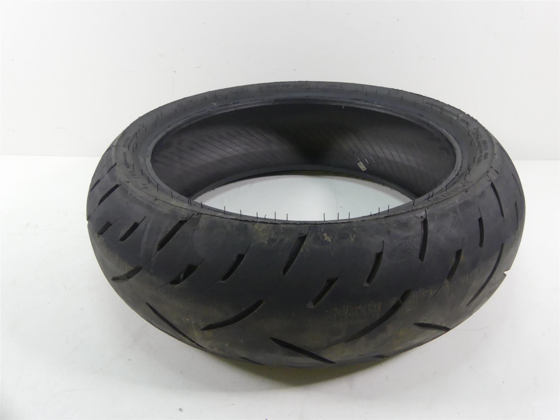 Used Rear Motorcycle Tire Dunlop Sportmax GPR-300 190/50-R17  45067841 | Mototech271