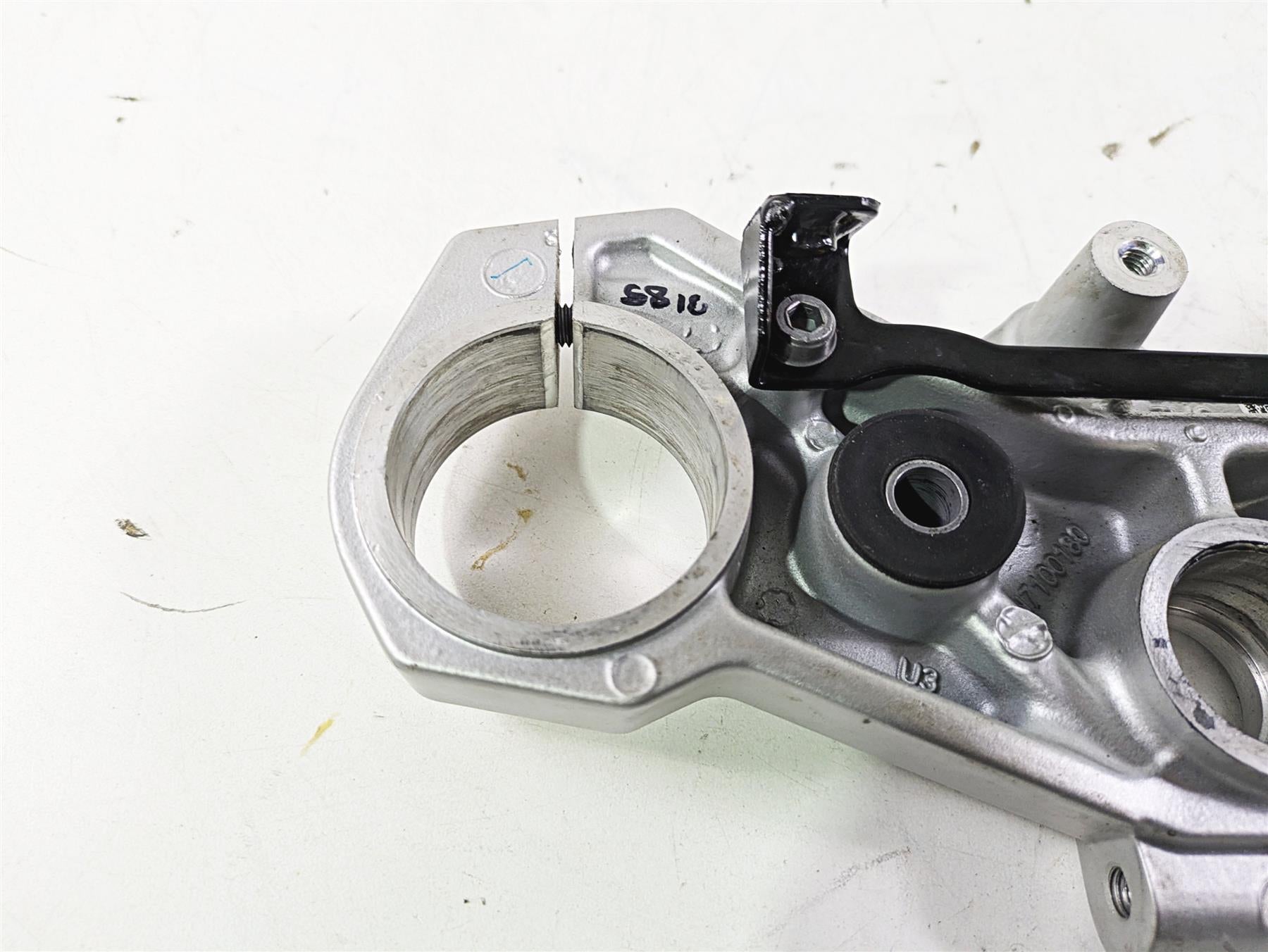 2023 BMW G310R K03 Upper Triple Tree Steering Clamp 31428554115 {{ shop.shopifyCountryName }} - Mototech271