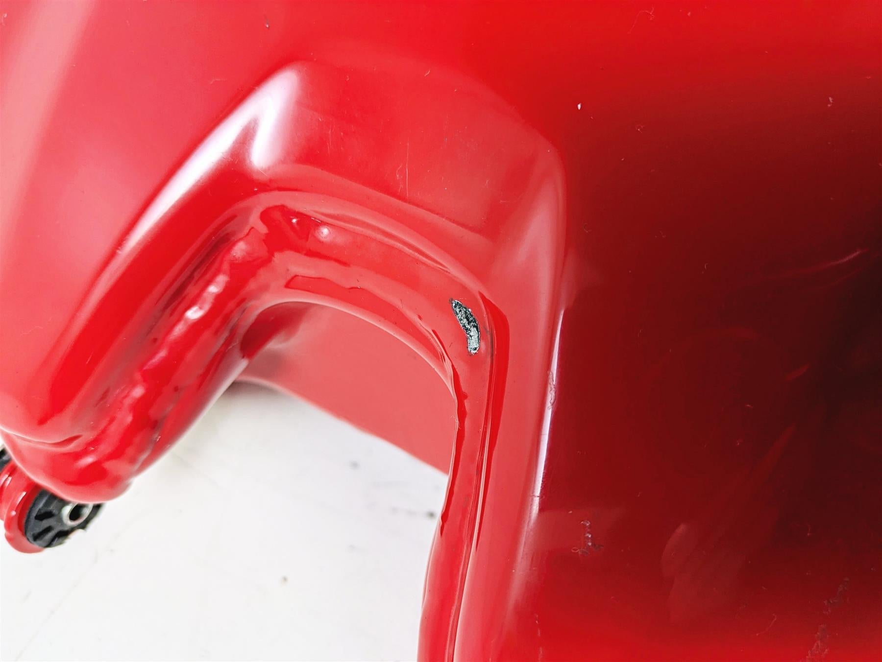 2015 Ducati Panigale 1299 S Red Fuel Gas Petrol Tank READ 58611923AA {{ shop.shopifyCountryName }} - Mototech271