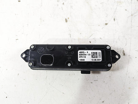 2022 BMW R1250 RT K052 4 Button Audio Control Panel 65148394254 {{ shop.shopifyCountryName }} - Mototech271