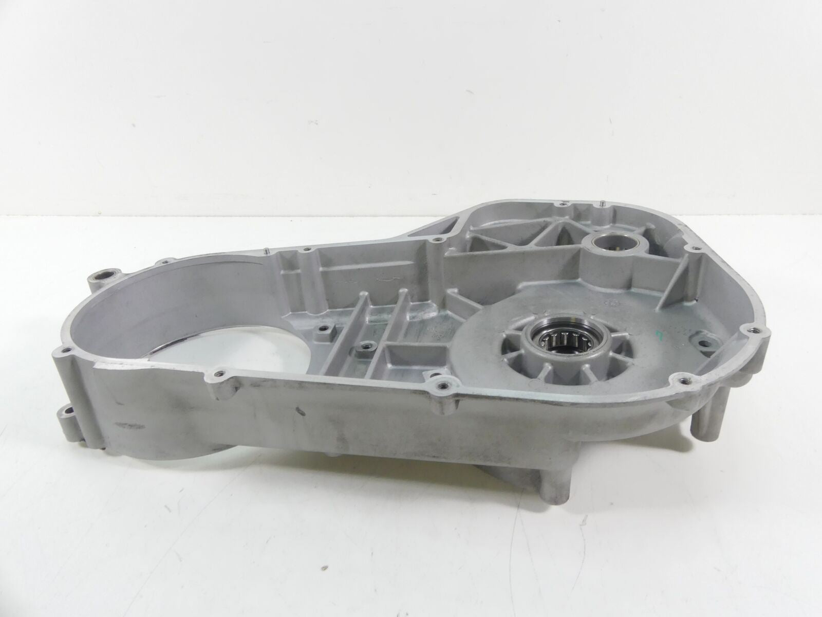 2006 Harley Touring FLHCU SE CVO Inner Primary Drive Clutch Cover 60677-01C {{ shop.shopifyCountryName }} - Mototech271