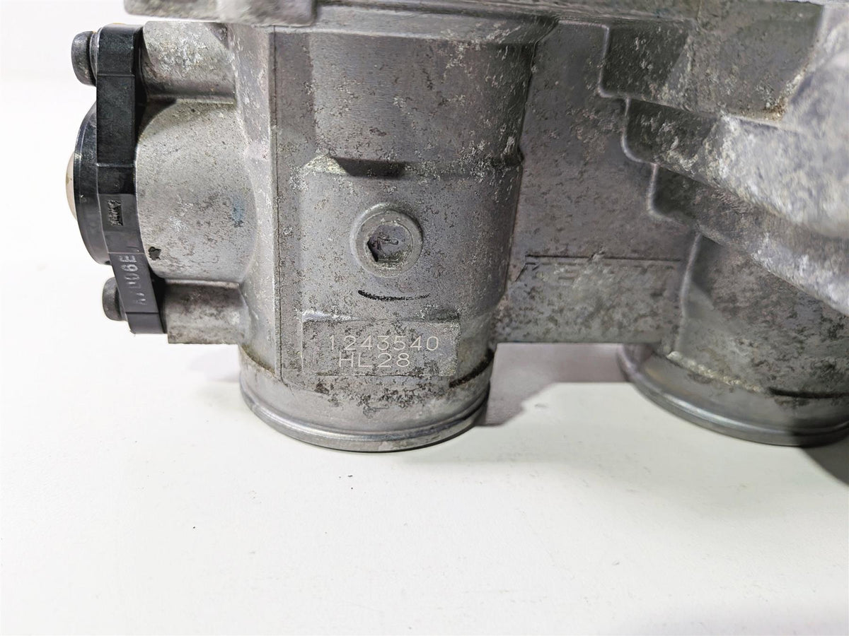 2019 Triumph Speed Triple RS 1050 Keihin Throttle Bodies & Injectors T1243540 {{ shop.shopifyCountryName }} - Mototech271