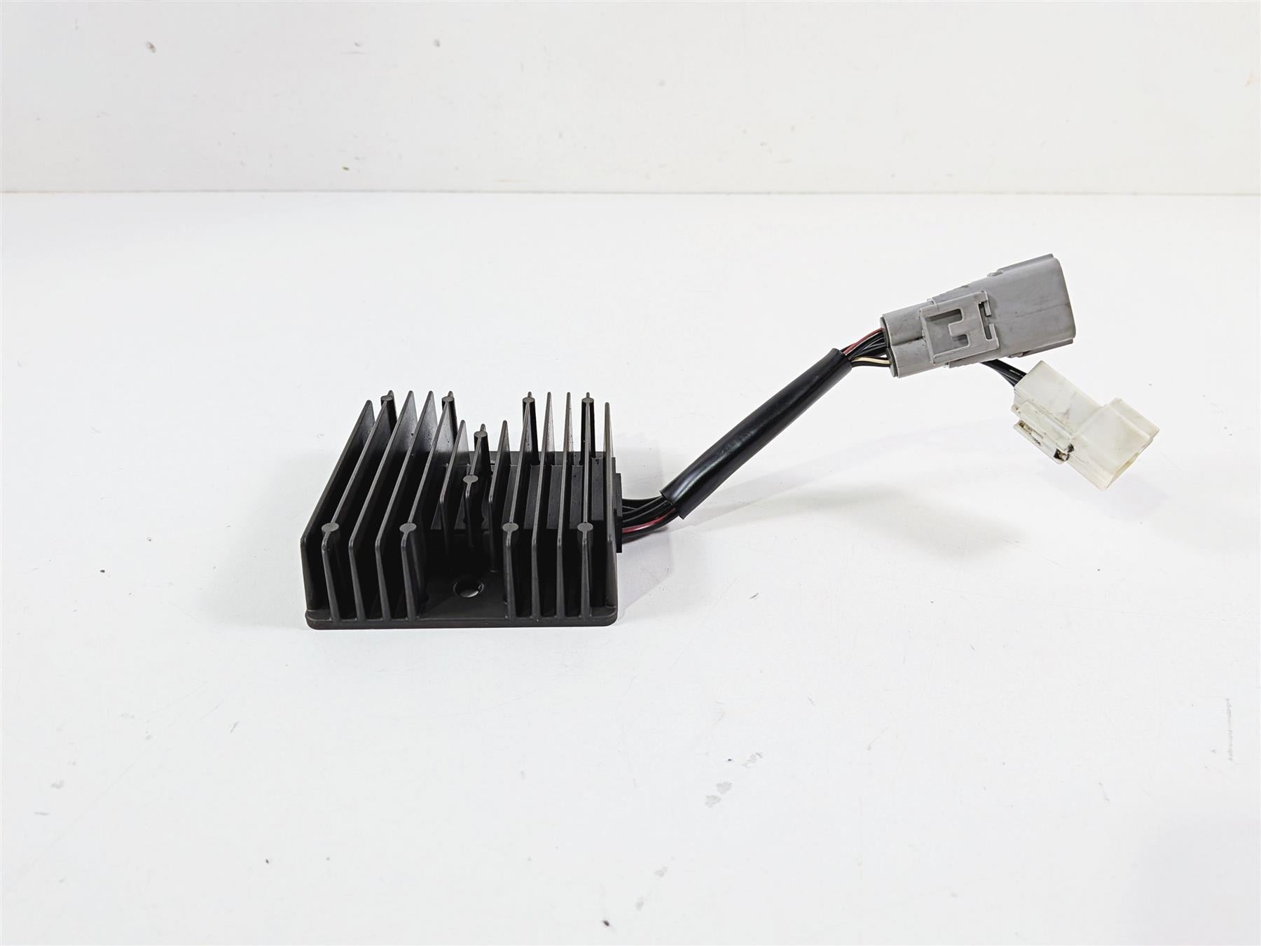 2014 Suzuki M109R VZR1800 Boulevard Rectifier Voltage Regulator 32800-10G30 {{ shop.shopifyCountryName }} - Mototech271