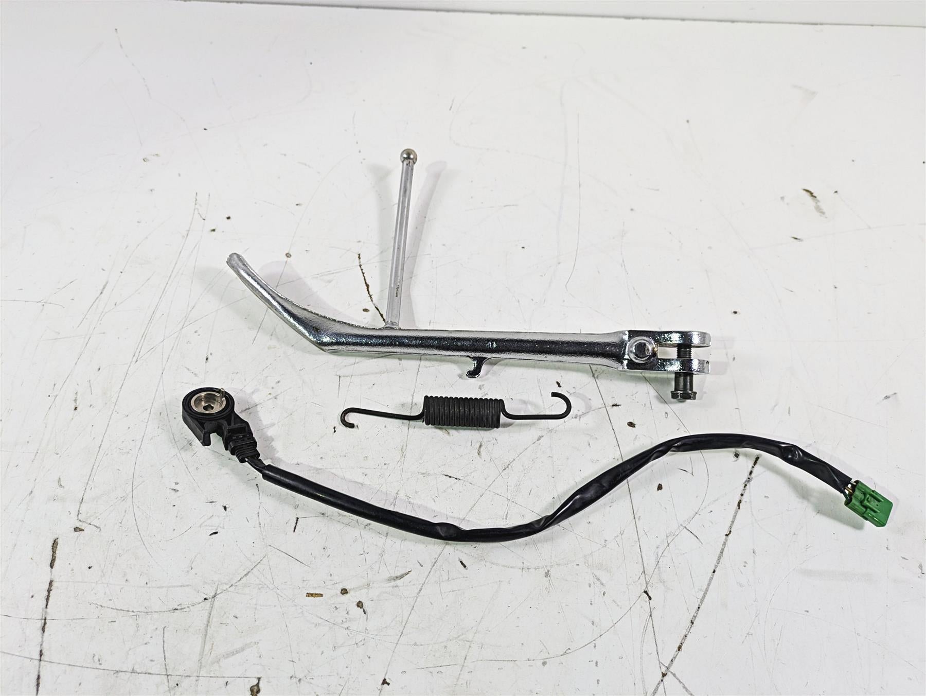 2002 Honda GL1500 CD Valkyrie Deluxe Side Kickstand Kick Stand 50530-MZ0-000 {{ shop.shopifyCountryName }} - Mototech271