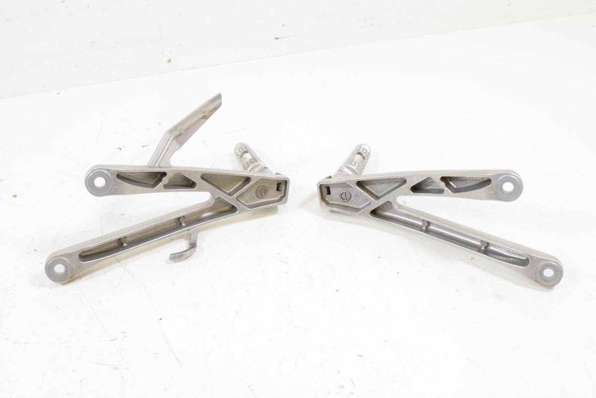 2015 Honda CBR600RR CBR600 RR LR Rider Passenger Footpeg Mount SET 50760-MFJ-D00 {{ shop.shopifyCountryName }} - Mototech271