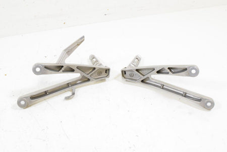 2015 Honda CBR600RR CBR600 RR LR Rider Passenger Footpeg Mount SET 50760-MFJ-D00 {{ shop.shopifyCountryName }} - Mototech271