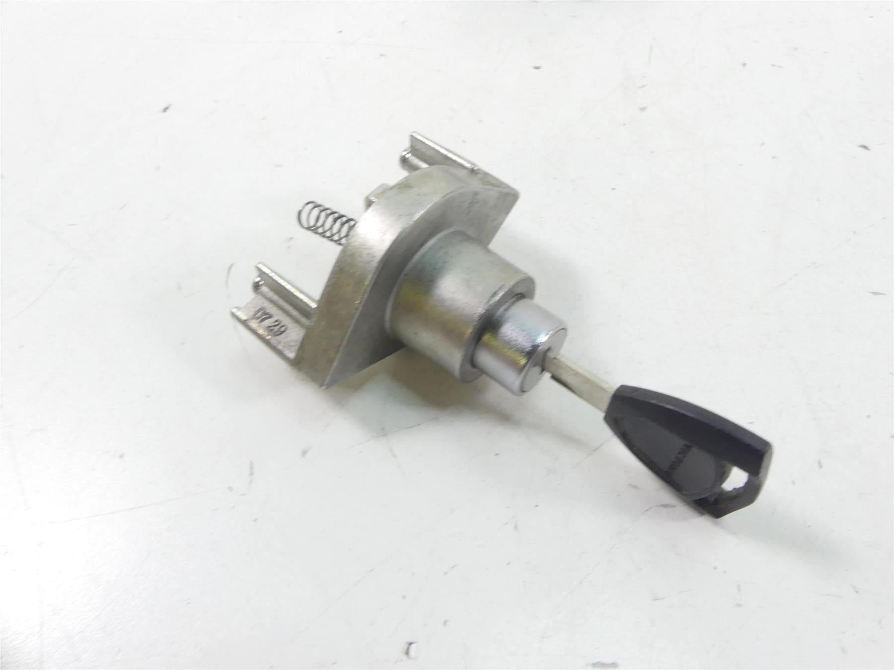 2011 Victory Vision Tour Ignition Switch Key Steering Saddlebag Lock Set 1015274 {{ shop.shopifyCountryName }} - Mototech271