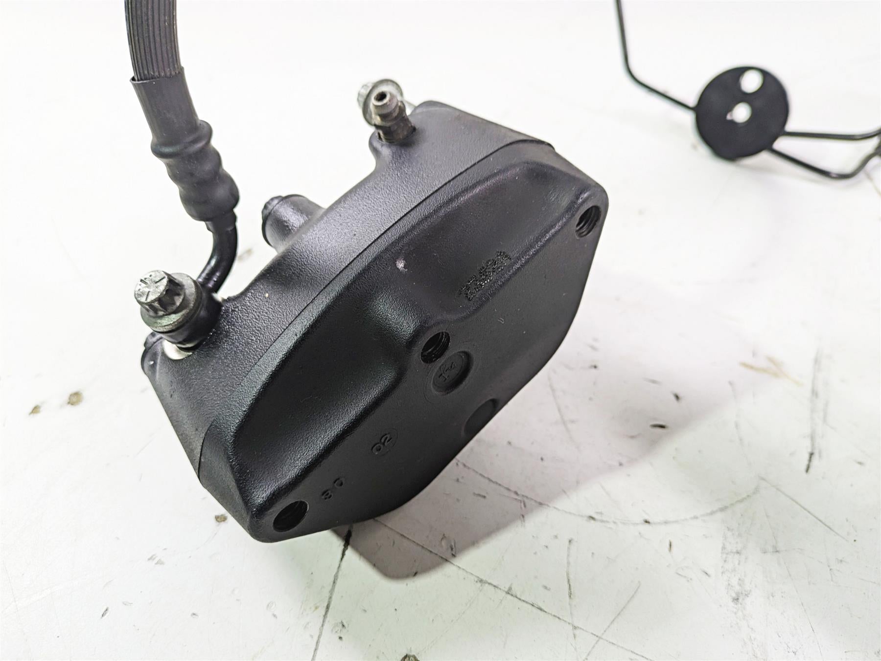 2003 Harley Touring FLHTCUI E-Glide 100th Front Brake Caliper Set 44023-00C {{ shop.shopifyCountryName }} - Mototech271