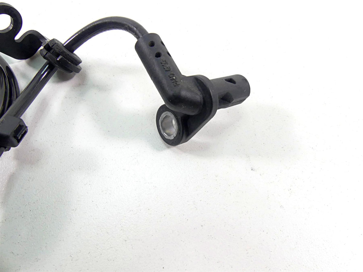 2022 Triumph Speed Triple 1200 RS Rear Abs Brake Wheel Speed Sensor T2022790 {{ shop.shopifyCountryName }} - Mototech271